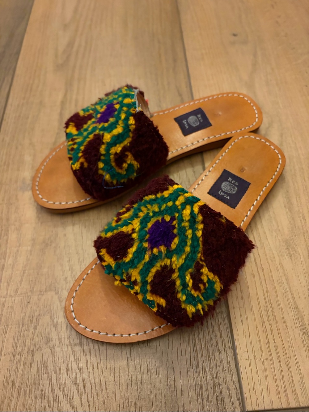 Res Ipsa Kilim rug Maroon and Green Embroidered Slide Sandals - sz 8